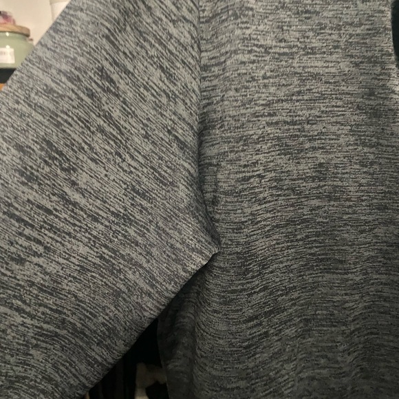 Sweatshirt - Picture 2 of 4